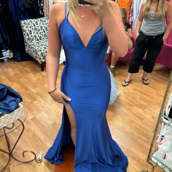 Atria gown - Picture 1 of 3